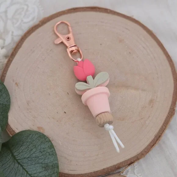 Tulip Bloom Keychain - Picture 2 of 4